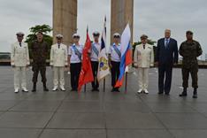 Comitiva do Veleiro Russo Kruzenshtern visita o Monumento Nacional aos Mortos da Segunda Guerra Mundial (MNMSGM)